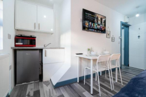 Sky Rooms One Bedroom Modern Studio Apartment 6
